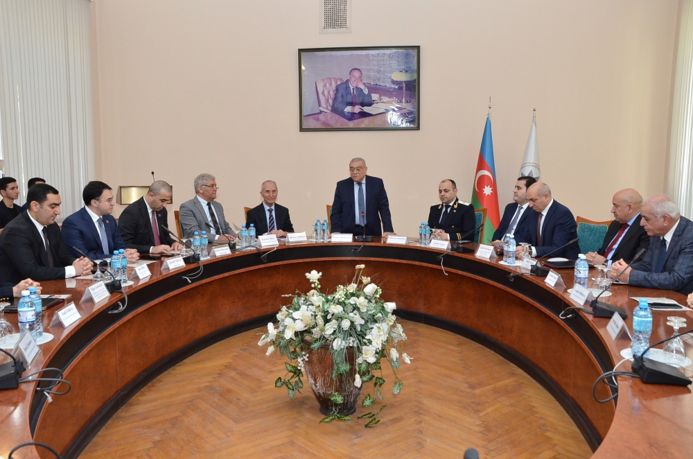 16784593444365439544_1000x669