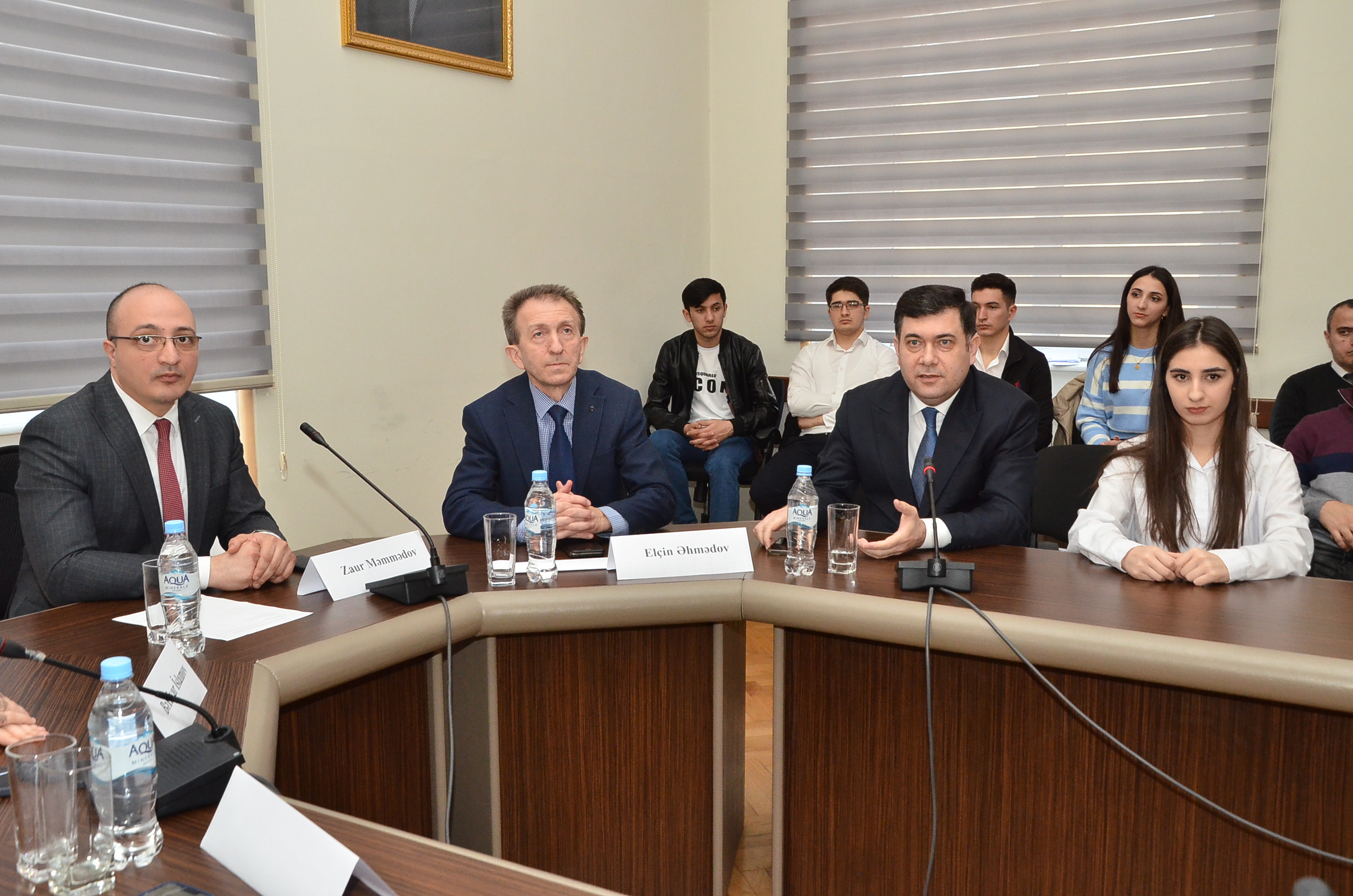 f6dd70b25e2c8f46f6e38163f1aeee23